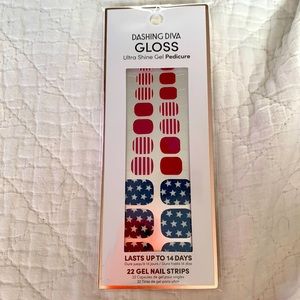 Dashing Diva Gloss Pedicure